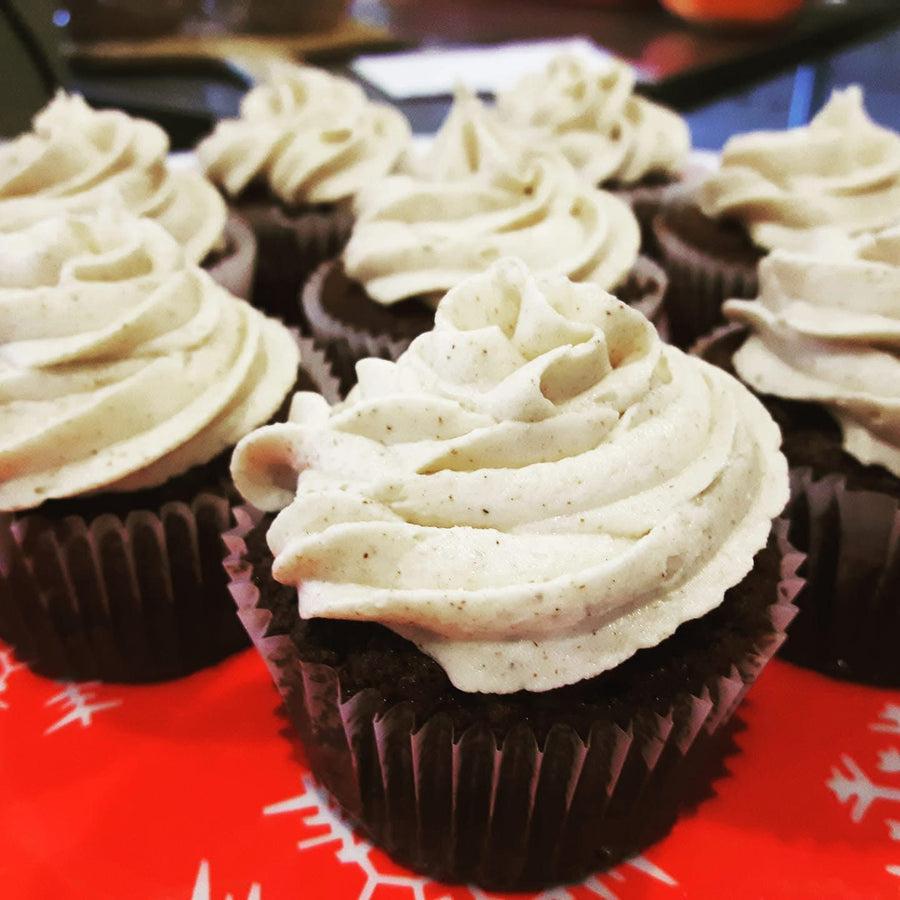 Gingerbread Cupcake with Cinnamon Vanilla Buttercream