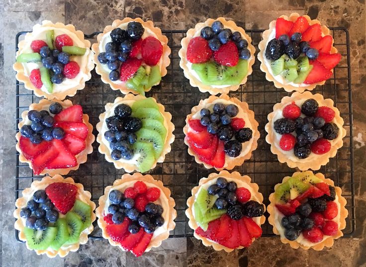 4" Custard Cream Tarts with Mixed Berries (Available Thurs Nov 27th)